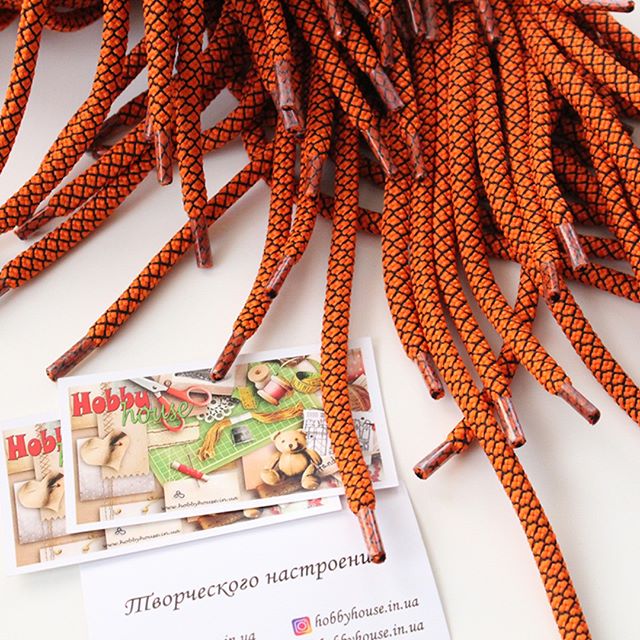 Шнур круглий оранжево-чорний 120 см арт 0836