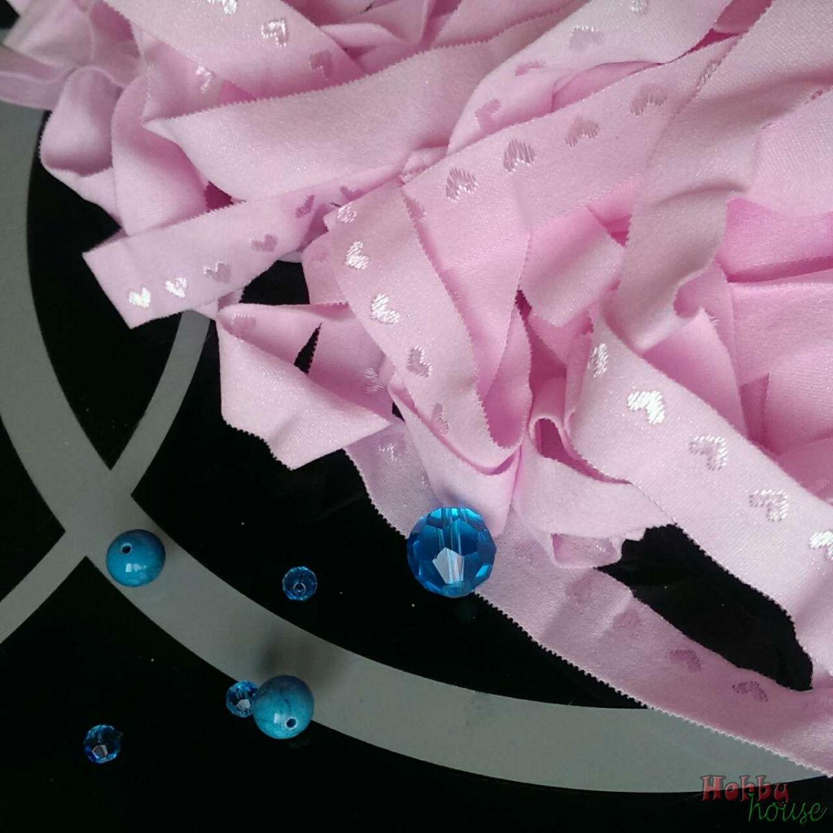 Бейка-резинка розовая с сердечками 1,5 см арт 0969