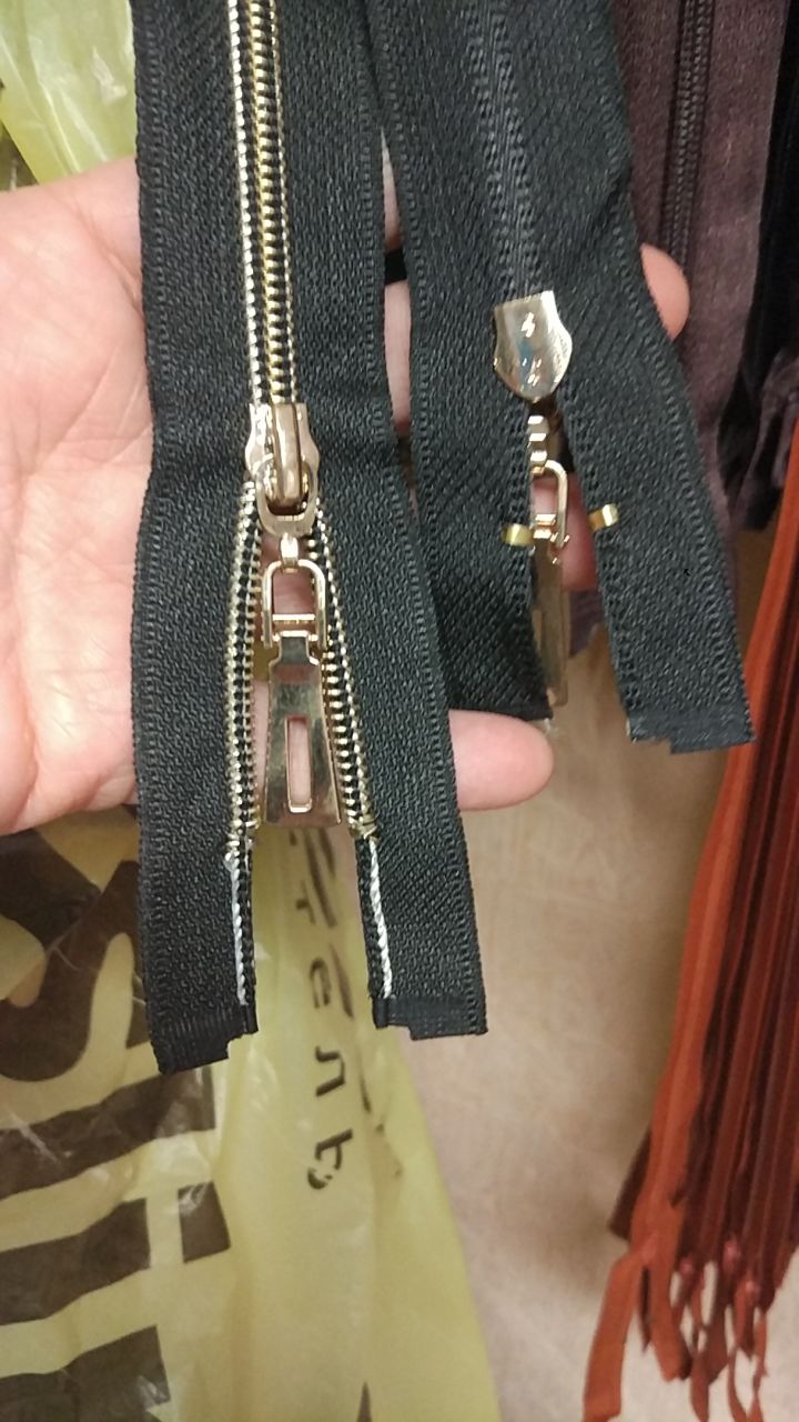 Молния сильвер черная+золото  2 бегунка 105 см