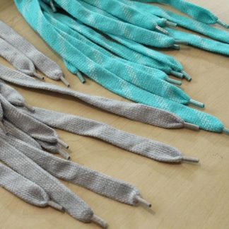 Шнур акриловий плаский біло-ментоловий арт 0799