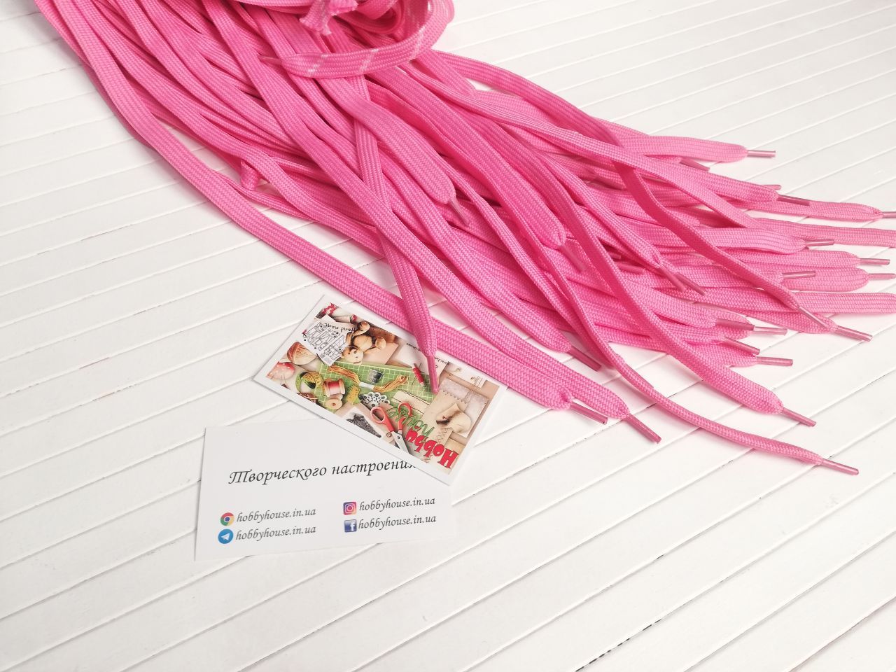 Шнур ярко-розовый 1см 120 см арт. 2348
