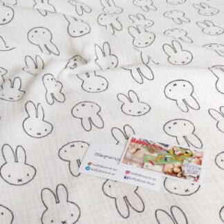 Муслін двошаровий зайці на молочному 135 см арт. 3418