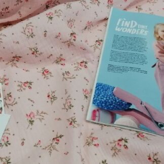 Муслін двошаровий троянди з крапками на пудрі 140 см арт. 3506