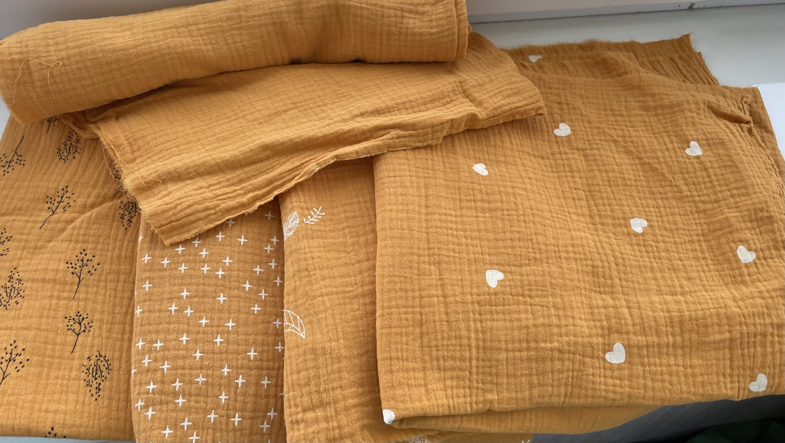 Муслін двошаровий пір"ячка на медовій гірчиці 135 см арт. 3521 - Зображення 4