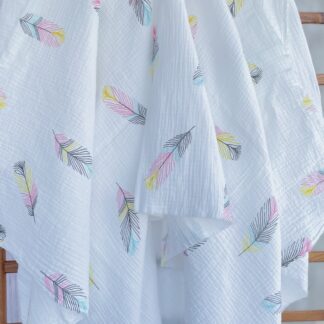 Муслін двошаровий різнокольорові пір"ячка на молочному135 см арт. 3500