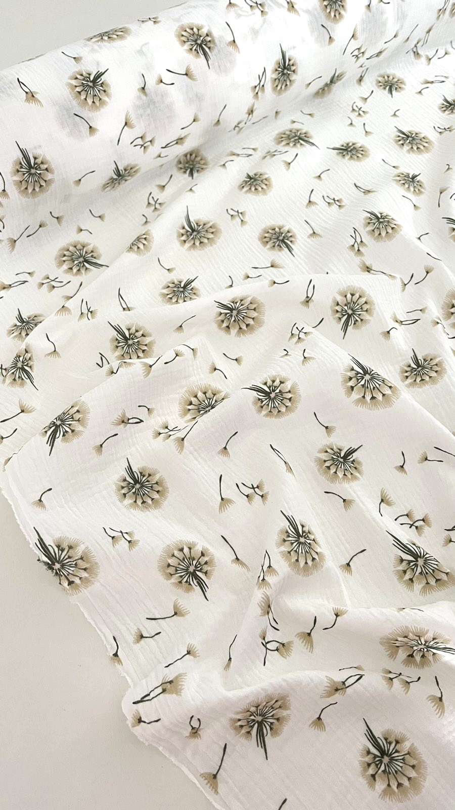 Муслін двошаровий кульбаби на білому 135 см арт. 3789